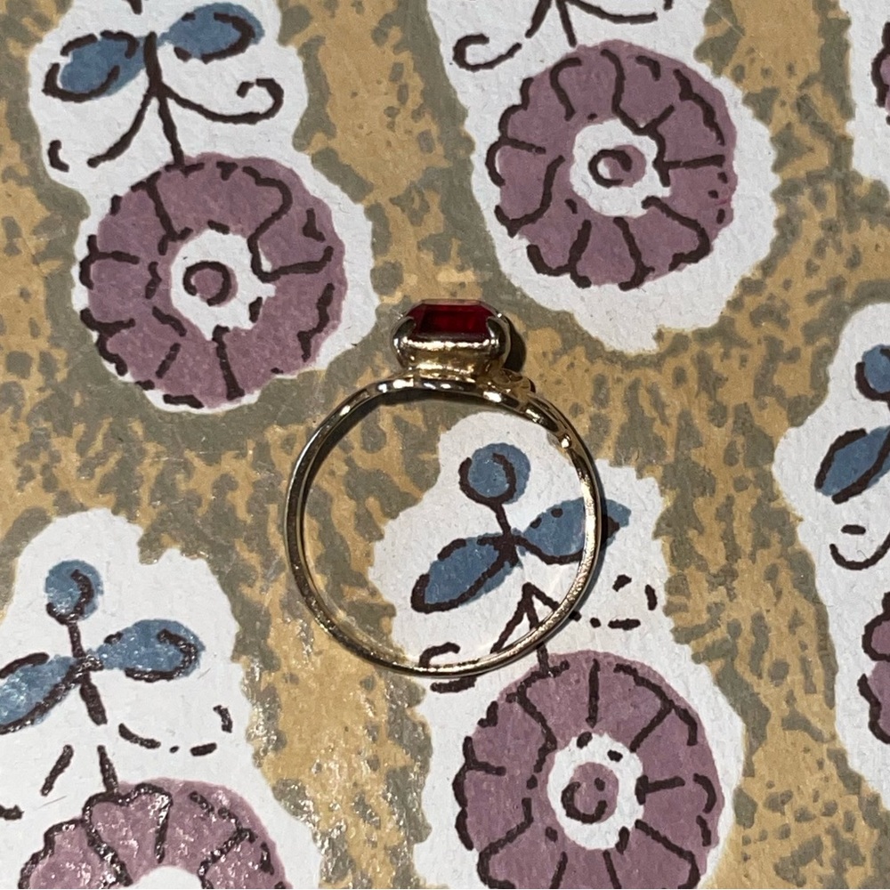 10K Solid Gold Ring - Picture 5 of 7